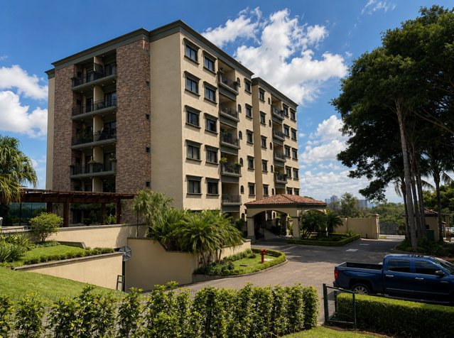Apartamento en Venta en Escazú, La Alhambra – ¡Ubicación Inmejorable! en Escazú, San José — $260,000 - Foto 1 de 22