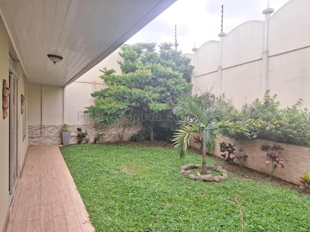 Venta de Casa Contemporánea en Sabanilla de Montes de Oca #27-778 GS en Sabanilla, Montes De Oca, San José — $450,000 - Foto 3 de 17