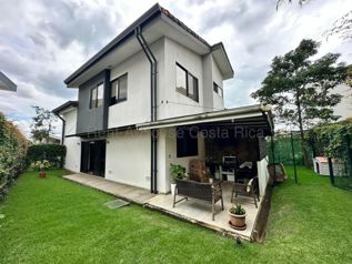 HOUSE FOR SALE IN FRANCOSTA CONDOMINIUM HEREDIA in Ulloa, Heredia — $450,000 - Photo 2 of 15