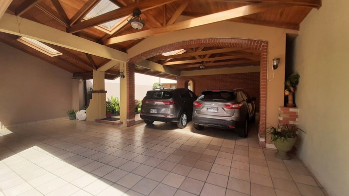 Casa grande en Auxiliadora San Pablo Heredia en San Pablo, Heredia — $335,000 - Foto 2 de 20