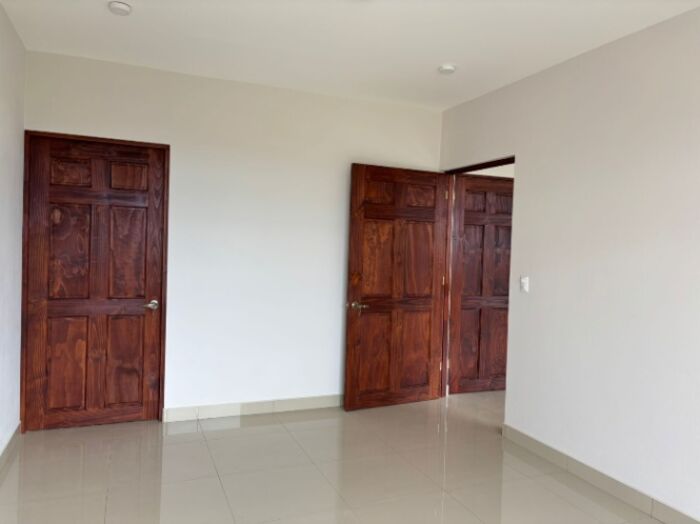 VENTA DE EDIFICIO NUEVO CON 3 APARTAMENTOS, HEREDIA, SANTO DOMINGO  in Santo Domingo, Heredia — ₡ 225 000 000