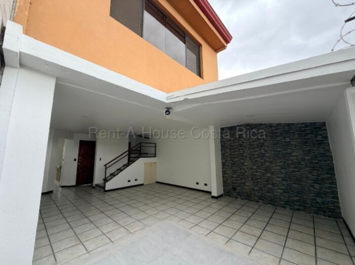 Casa dúplex con doble seguridad y ubicación premium en Escazú San Rafael #26-1844 GS en San Rafael, Escazú, San José — $1,200