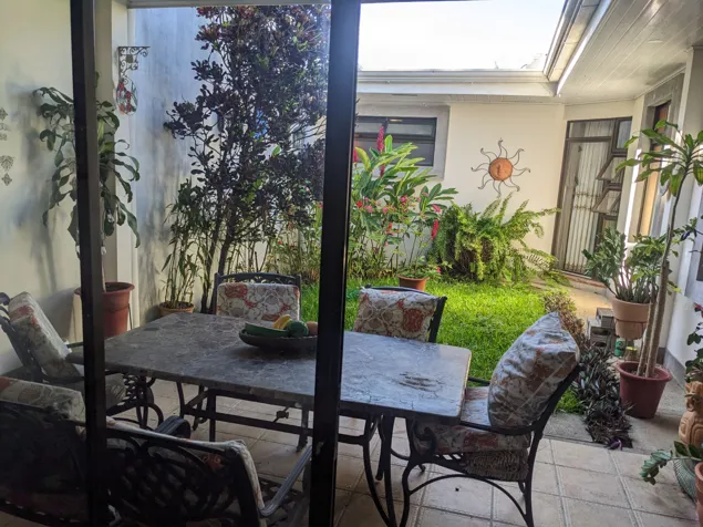 Casa de una planta en alquiler en Altos del Horizonte, Escazú in Escazú, San José — $3,000 - Photo 2 of 12