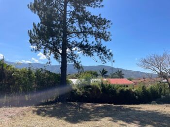 VENTA DE TERRENO CON 3 LOTES PLANOS GUACHIPELIN RESIDENCIAL en San Rafael, Escazú, San José — $685,200 - Foto 5 de 8