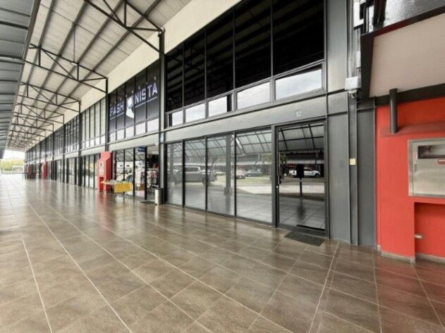 Se alquila local en Plaza Rubí Heredia #26-386 in San Francisco, Heredia — $2,197