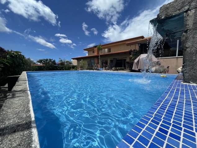 Venta de casa en Santo Tomás de Santo Domingo, Heredia in Santo Tomás, Santo Domingo, Heredia — $390,000 - Photo 2 of 29