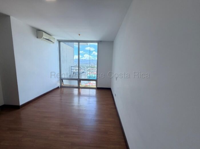 Venta apartamento piso alto 2 hab con balcón y amenidades premium #26-1862 GS in Merced, San José — $220,000