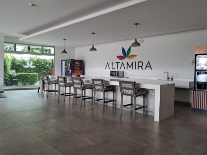 Se vende moderno apartamento en condominio Altamira 26-527 en San Pablo, Heredia — $210,000