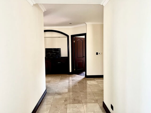 Apartamento en Escazu en Venta en Escazú, San José — $595,000 - Foto 2 de 35
