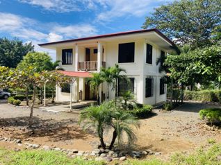Venta de una hectárea con vivienda principal en Herradura en Jacó, Garabito, Puntarenas — $415,000 - Foto 3 de 36