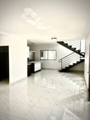 Moderna y Elegante Casa de Dos Niveles en Venta – Santa Eulalia, Atenas en Santa Eulalia, Atenas, Alajuela — $265,000 - Foto 4 de 37