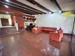 Los Yoses venta lote mixto con casa o crear proyecto 5 pisos. en San Pedro, Montes De Oca, San José — $380,000 - Foto 4 de 10