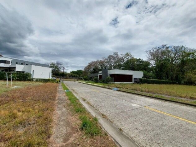Se vende lote plano en el Coyol Alajuela 25-1492 in Alajuela — $215,000