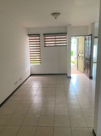 Casa Condominio Malaga - San Pablo Heredia en San Pablo, Heredia — ₡ 80 000 000 - Foto 2 de 15