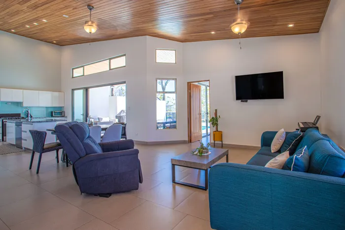 Modern Mountain View Home With Pool For Sale In Atenas Costa Rica en Concepción, Atenas, Alajuela — $489,000 - Foto 2 de 55