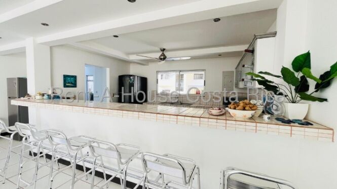 HERMOSA CASA DE PLAYA EN VENTA EN PUNTA LEONA in Tárcoles, Garabito, Puntarenas — $270,000