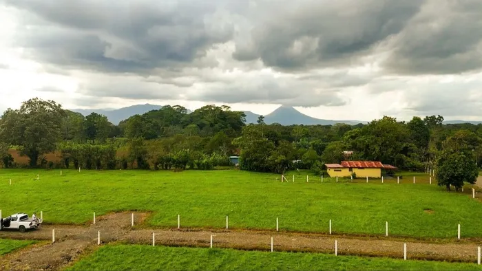 Ultimas Quintas con Vista al Volcán a 2 Pisos a 18 minutos de La Fortuna in La Fortuna, San Carlos, Alajuela — ₡ 35 000 000