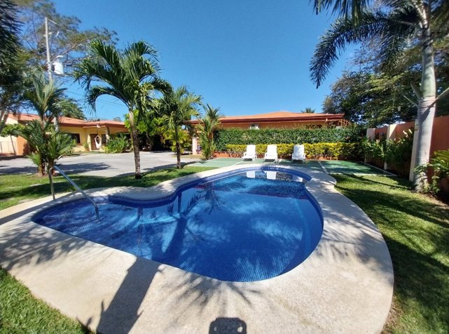 Casa de playa en Condominio Coral Jaco en Jacó, Garabito, Puntarenas — $269,000