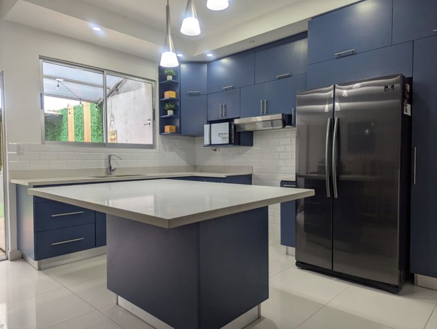 Venta de casa en Vistas de la Hacienda, Tres Ríos (ALQUILADA) en Tres Ríos, La Unión, Cartago — ₡ 100 000 000 - Foto 2 de 17