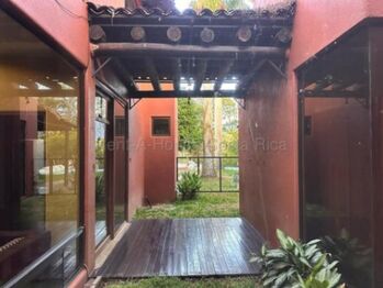 Venta de Casa en Pozos de Santa Ana. RAH 26-1902 en Pozos, Santa Ana, San José — $900,000 - Foto 5 de 10