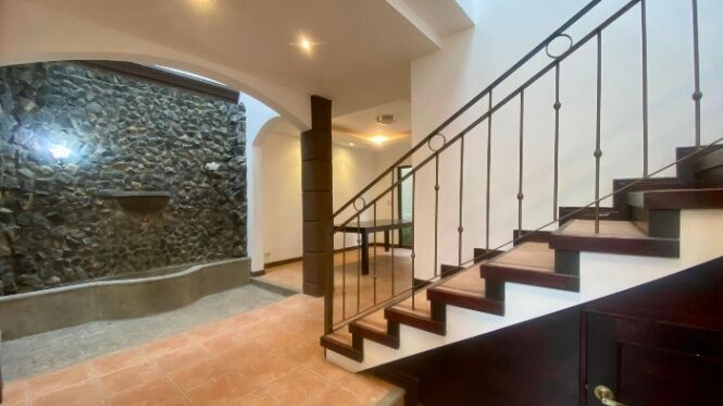 Vent de Casa en Santa Ana Centro en Santa Ana, San José — $250,000 - Foto 3 de 19