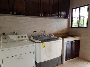 GANGA - HERMOSA CASA EN LA PALMA (cerca de playas Bandera, Bejuco y Esterillos) in Jacó, Garabito, Puntarenas — $360,000 - Photo 4 of 23