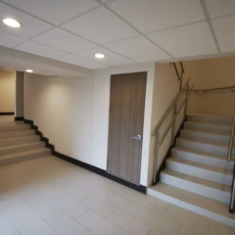 SE ALQUILA EDIFICIO COMERCIAL EN CENTRO EJECUTIVO LA VIRGEN, LA URUCA en Uruca, San José — $4,578 - Foto 3 de 12