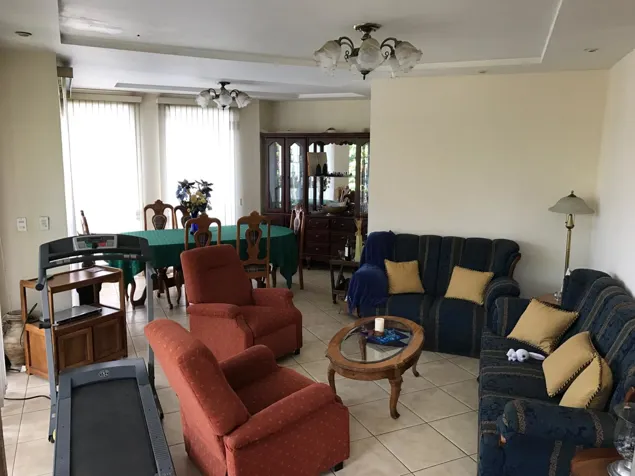 Casa en Loma Real Guachipelin de Escazu en Escazú, San José — $245,000