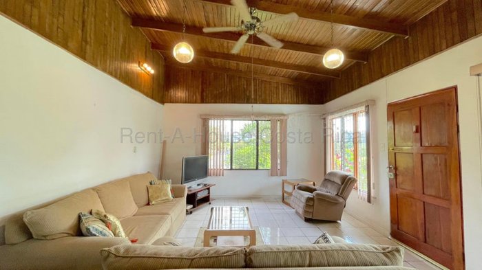 Venta de Casa Esquinera de una Planta en San Rafael de Escazú. RAH 27-632 en San Rafael, Escazú, San José — ₡ 114 000 000 - Foto 3 de 13