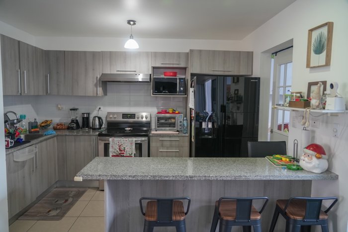 Casa de 3 habitaciones en Condominio Hacienda Colón en Colón, Mora, San José — $1,500 - Foto 3 de 22