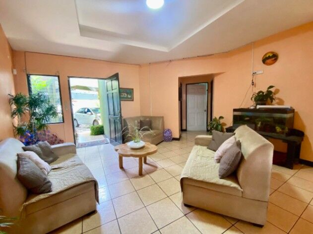Venta de Casa en Tíbas, San José. RAH 25-1439 in Cinco Esquinas, Tibás, San José — ₡ 89 000 000
