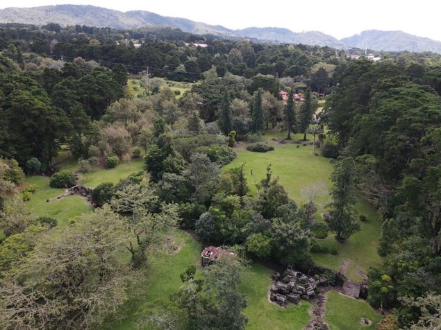 Venta finca San Rafael Heredia,con rio, 36.000 m2,4 fincas,4 medidores en Ángeles, San Rafael, Heredia — $1,275,000