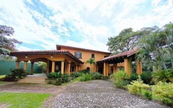 Se vende quinta de lujo con lote de más de 5300m2 en Atenas Alajuela 24-963 in Concepción, Atenas, Alajuela — $1,500,000 - Photo 5 of 20