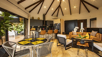Boutique Property with 5 Villas in La Fortuna en La Fortuna, San Carlos, Alajuela — $1,500,000 - Foto 3 de 29