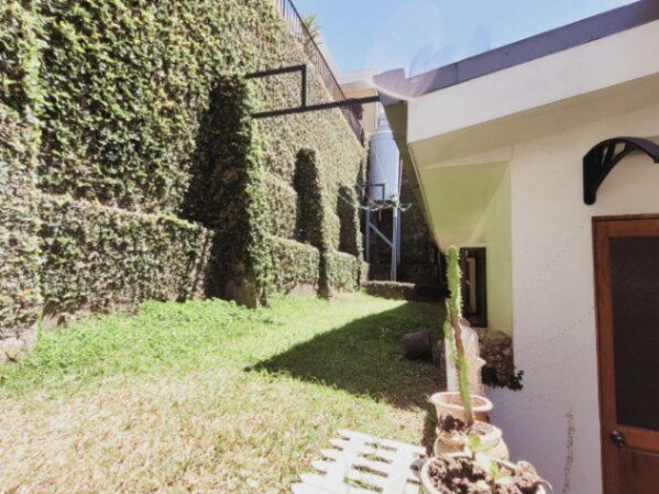 Descubra esta amplia y versátil casa de múltiples niveles OFC/AD in Curridabat, San José — $3,000