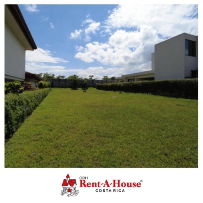 🏡 Lote en Venta en Condominio en La Guácima, Alajuela – 523 m² – $95,000 in Guácima, Alajuela — $95,000
