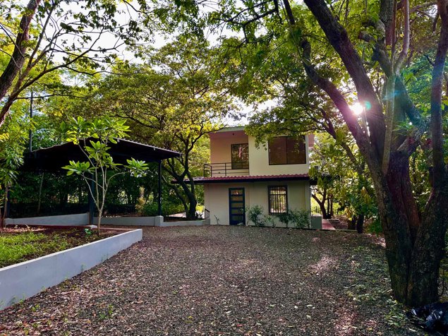 Casa en Venta Cerca de Playa Avellanas con Piscina y Potencial Airbnb in Tamarindo, Santa Cruz, Guanacaste — $379,000