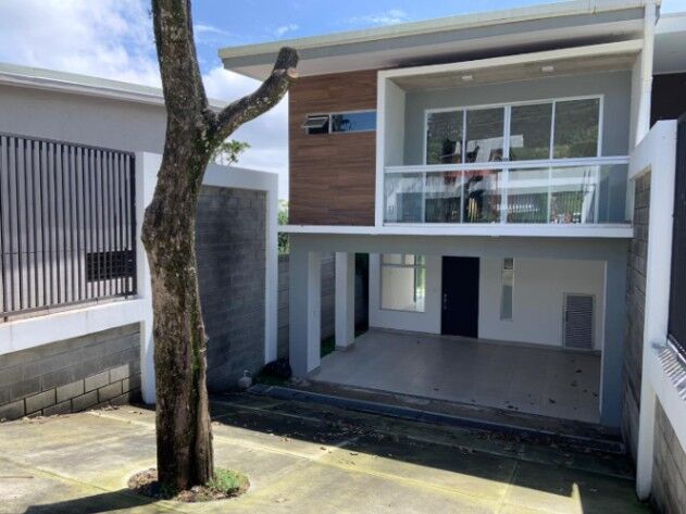 Venta Magnifica Casa de Dos Niveles en Escazú / Mls. 25-142 OFC JB in San Antonio, Escazú, San José — $280,000
