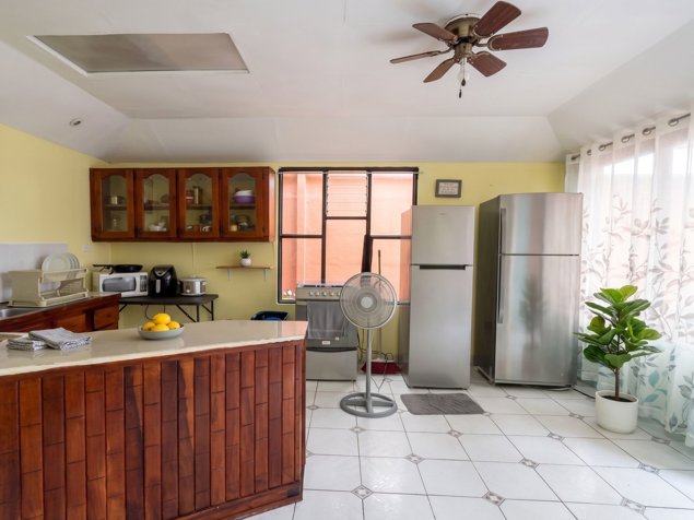 Casa en Orosi centro de 5 habitaciones y 4 baños en Orosi, Paraíso, Cartago — ₡ 60 000 000 - Foto 3 de 9