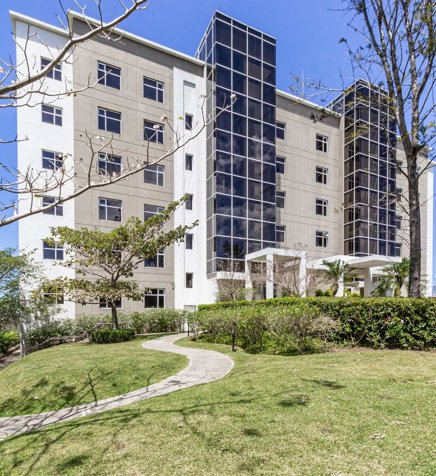 Apartamento en Escazú en San Rafael, Escazú, San José — $391,776 - Foto 2 de 27