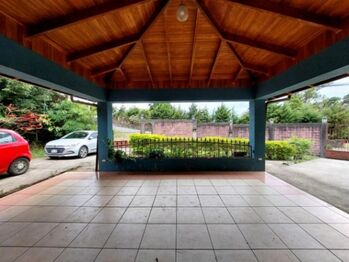 Se vende casa con amplio lote de 1,993m2 en San Rafael Heredia 25-1806 in Ángeles, San Rafael, Heredia — 250 000 000 ₡ - Photo 4 of 22