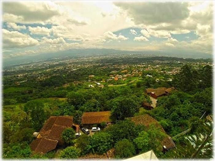 VENTA DE VILLAS, SAN JOSE, ESCAZU, SAN ANTONIO in San Antonio, Escazú, San José — $1,250,000