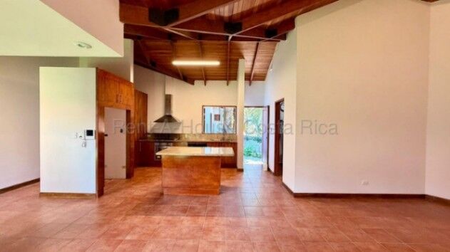 Venta de Hermosa Casa en Escazú-Jaboncillos. RAH 26-1981 en Escazú, San José — $780,000