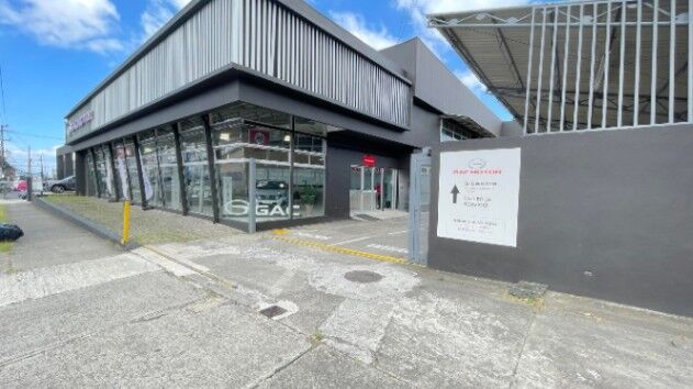 Venta de Magnifico Edificio en Uruca, San José / JB OFC Mls.  25-1357 en Uruca, San José — $5,500,000