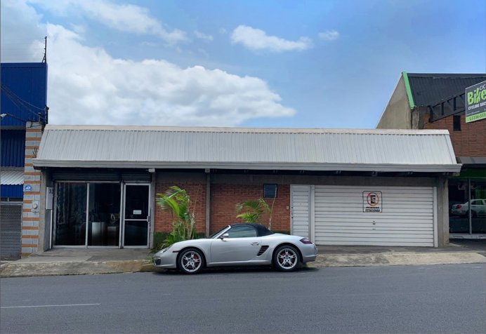 VENTA/QLUILER CASA USO SUELO COMERCIAL EN LOS COLEGIOS VHP-CV258 in San Vicente, Moravia, San José — $890,000