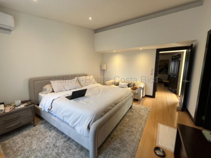 Venta | Casa contemporánea de 2 habitaciones en exclusivo condominio #26-1729 GS en San Rafael, Escazú, San José — $245,000