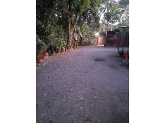 ALQUILER DE CABINAS, LIMÓN, SOBRE RUTA 32 en Limón — ₡ 800 000