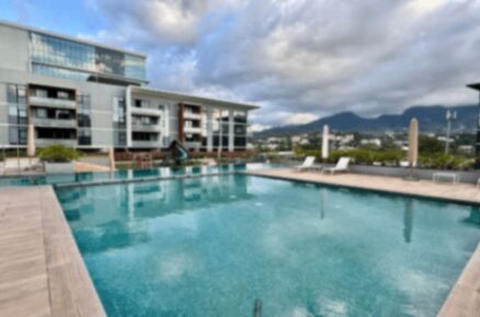 ¡Ganga! Lujoso apartamento con Gran Terraza en Escazú Village in San Rafael, Escazú, San José — $275,000
