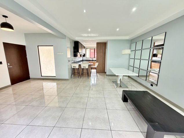 Venta casa moderna en condominio con acabados de lujo, Moravia. (FE) in La Trinidad, Moravia, San José — $235,000 - Photo 3 of 20