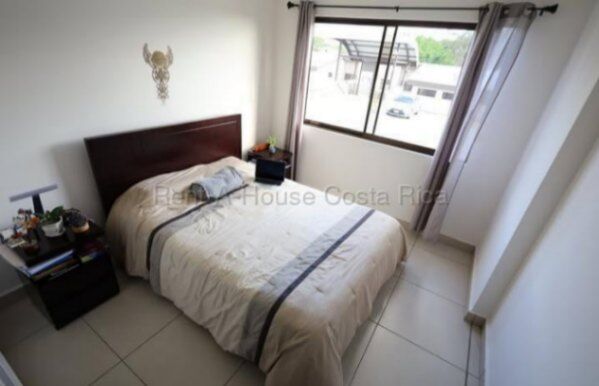 Alquiler de Apartamento en Lomas de Ayarco Sur-Curridabat. RAH 26-2179 in Sánchez, Curridabat, San José — $1,100